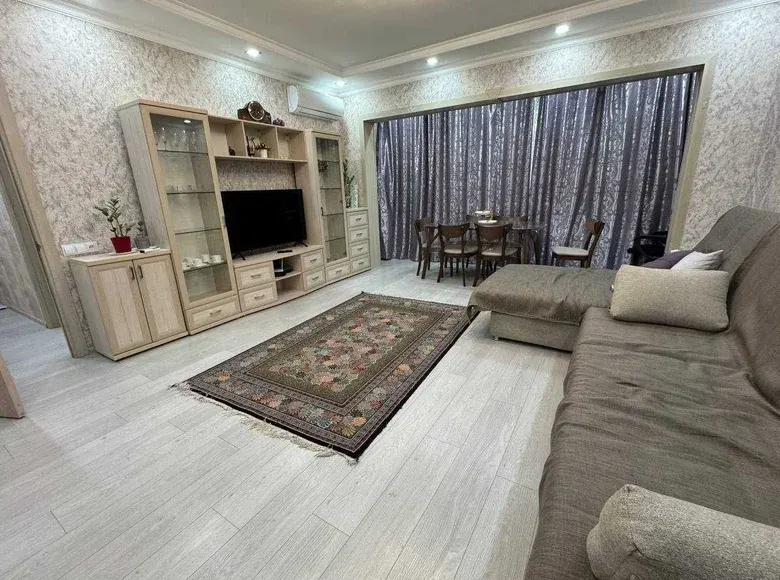 Сдаётся 4-комнатная квартира, 80 м², 1/4 этаж — Мирабадский район
