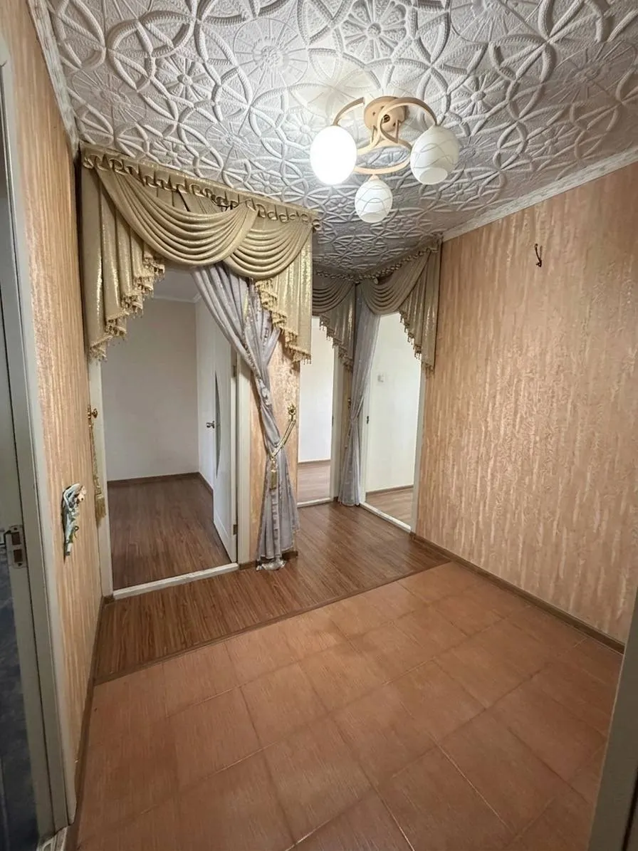 Sotiladi 3 xonali kvartira, 59 m², 2/4 qavat — Yashnobod tumani