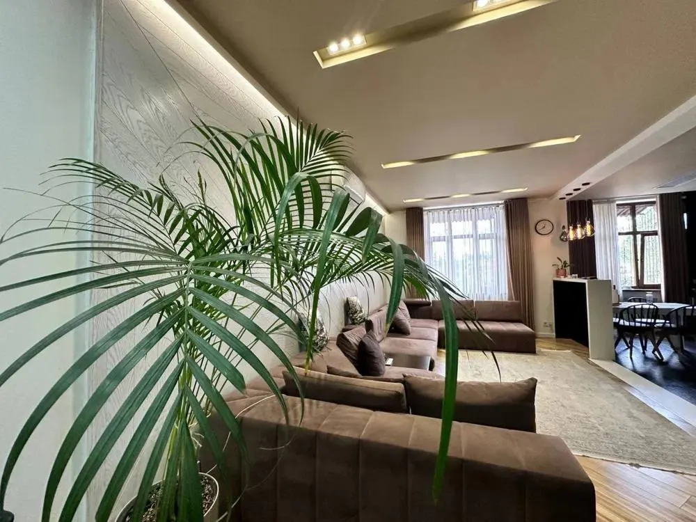 Ижарага берилади 3 хонали квартира, 110 м², 5/8 қават — Миробод тумани