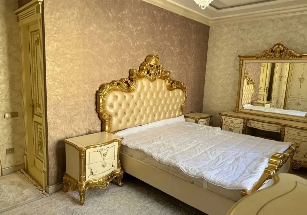 Сдаётся 4-комнатная квартира, 130 м², 5/8 этаж — Алмазарский район