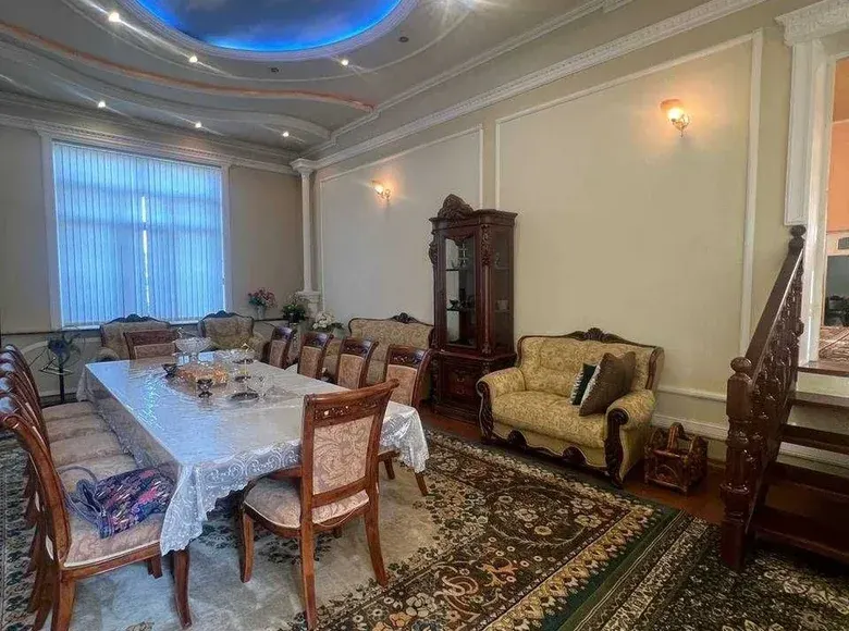 Сотилади 7 хонали ҳовли уй, 6 сотих, 400 м² — Учтепа тумани