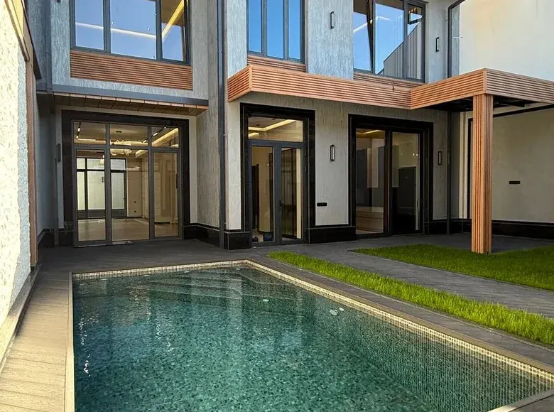 Продаётся 5-комнатный дом, 3.5 сот., 400 м² — Яккасарайский район