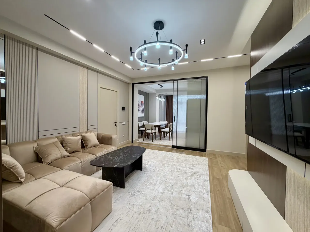 Sotiladi 4 xonali kvartira, 100 m², 4/10 qavat — Yakkasaroy tumani