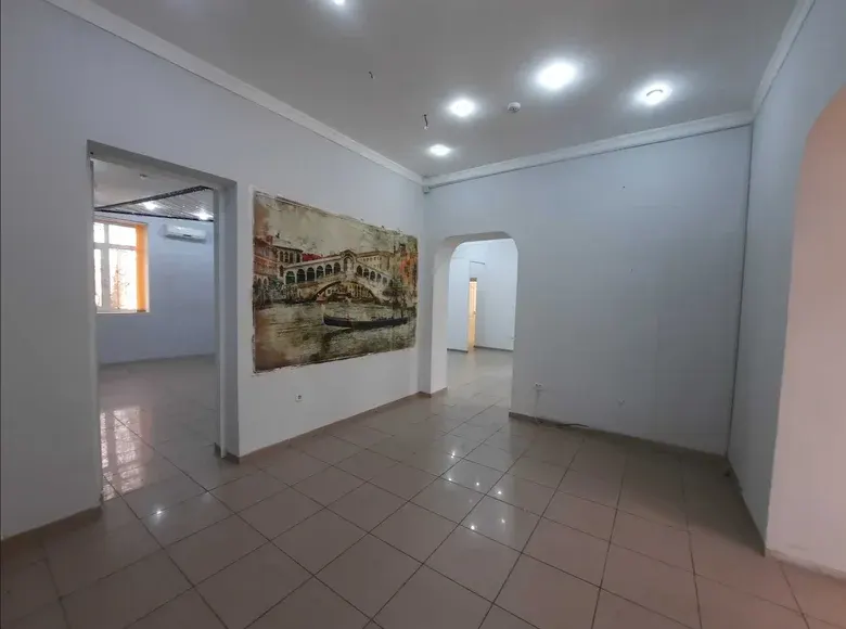 Ижарага берилади тижорат биноси, 160 м², 1/4 қават — Мирзо Улуғбек тумани