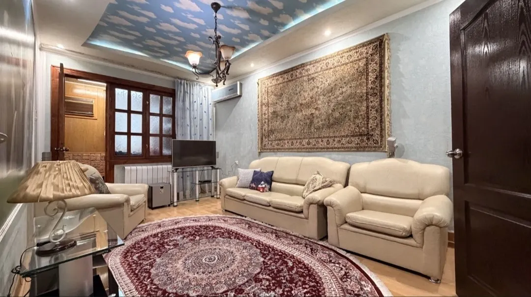 Sotiladi 4 xonali kvartira, 100 m², 2/4 qavat — Chilonzor tumani