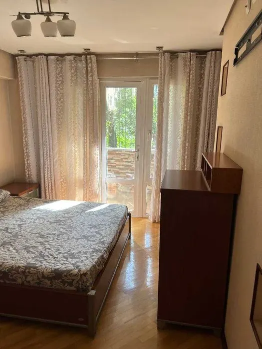Сдаётся 4-комнатная квартира, 110 м², 2/5 этаж — Мирзо-Улугбекский район