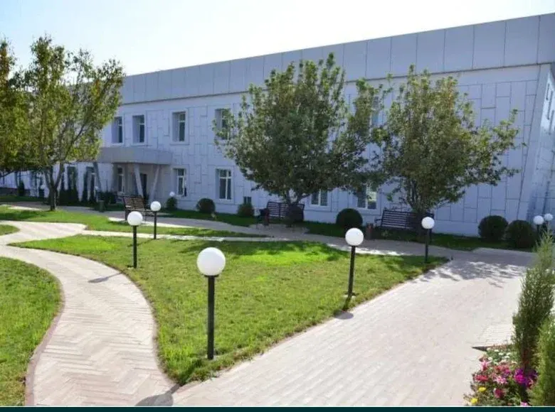 Sotiladi tijorat binosi, 1400 m² — Yunusobod tumani