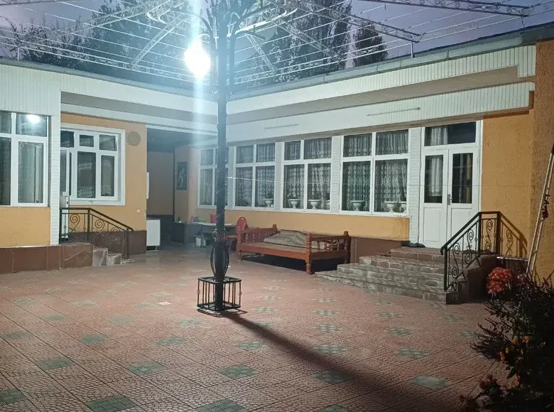 Сотилади 8 хонали ҳовли уй, 8.6 сотих, 900 м² — Фарғона тумани