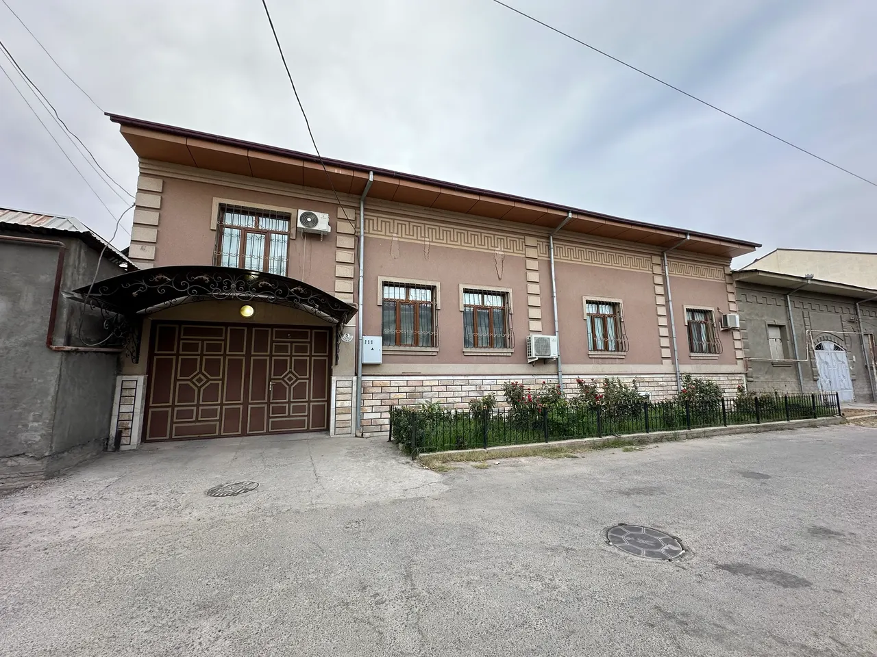 Sotiladi 9 xonali hovli uy, 9 sotix, 1 qavatli — Chilonzor tumani