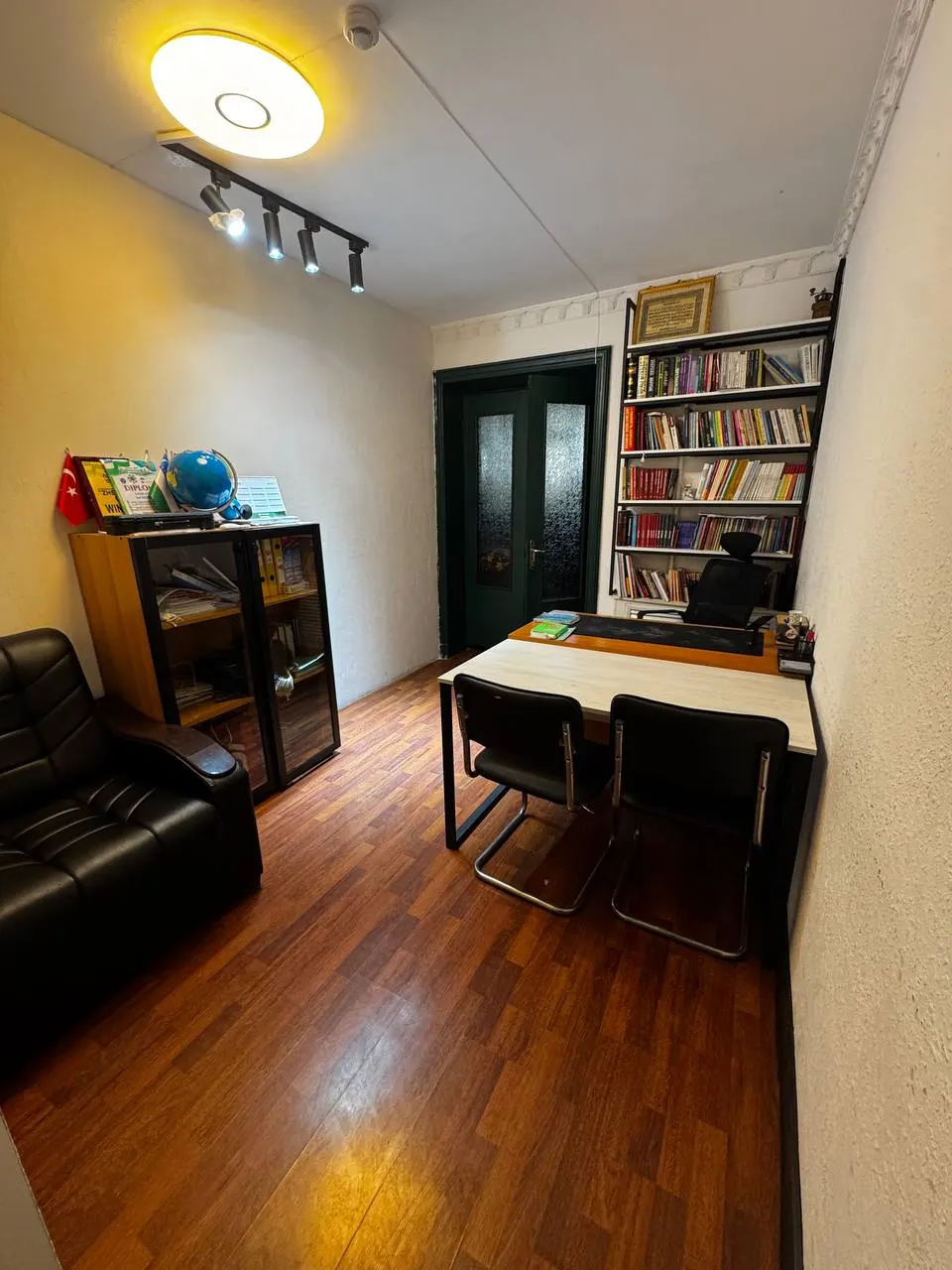 Ижарага берилади тижорат биноси, 250 м² — Миробод тумани