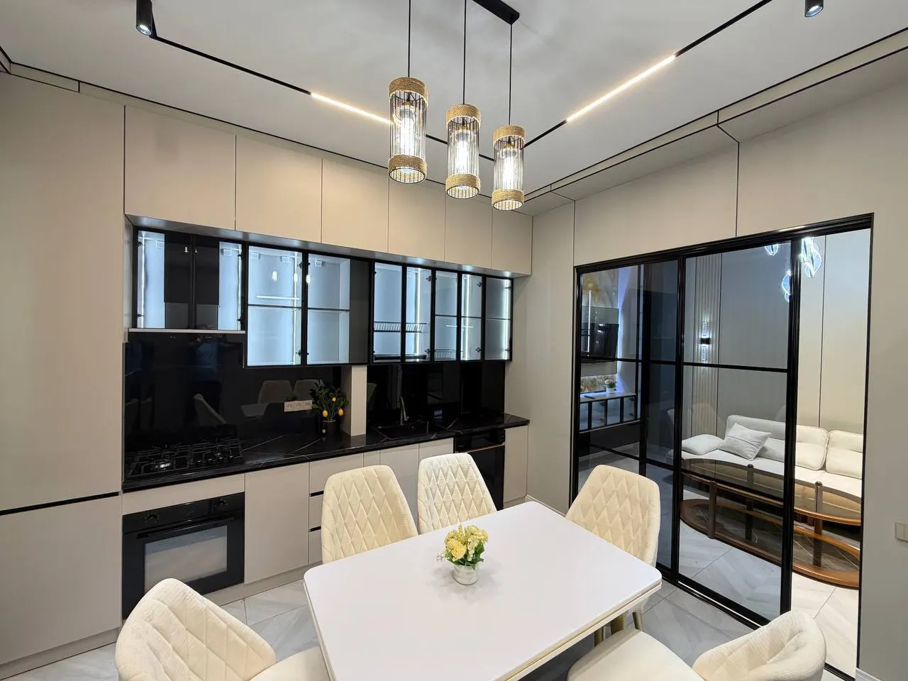 Sotiladi 2 xonali kvartira, 90 m², 4/14 qavat — Yakkasaroy tumani