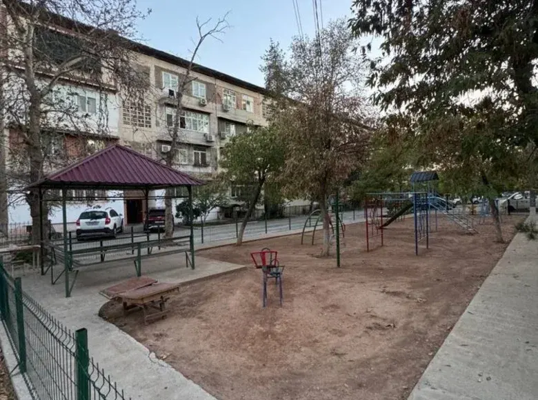 Sotiladi 3 xonali kvartira, 80 m², 2/4 qavat — Yashnobod tumani