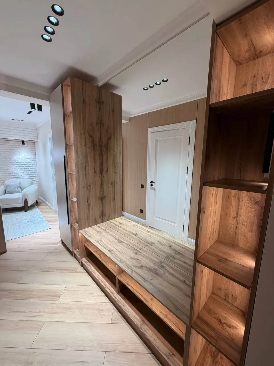 Продаётся 2-комнатная квартира, 60 м², 3/4 этаж — Юнусабадский район
