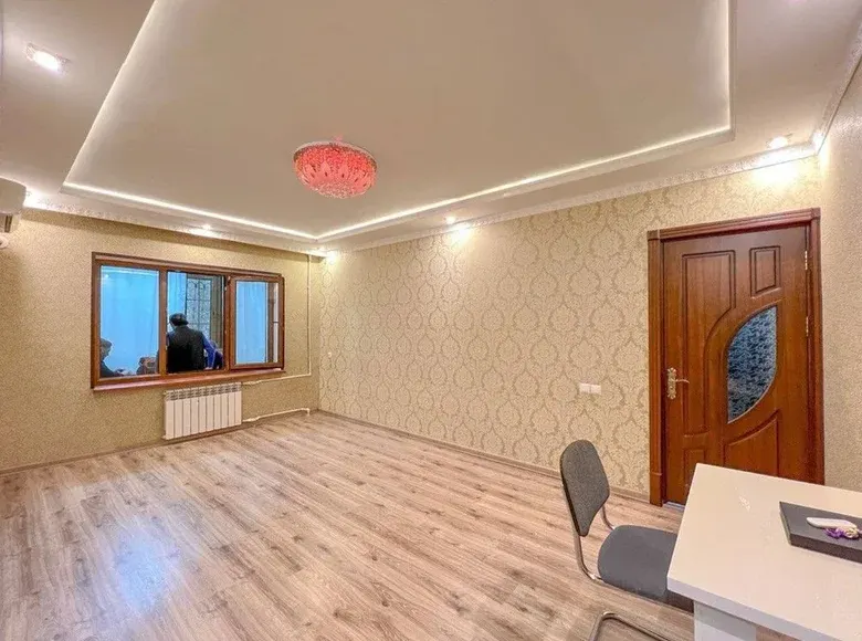 Сотилади 4 хонали квартира, 90 м², 2/4 қават — Мирзо Улуғбек тумани