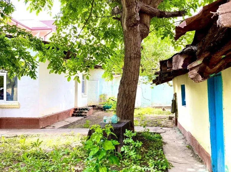 Сотилади 7 хонали ҳовли уй, 110 м² — Яккасарой тумани