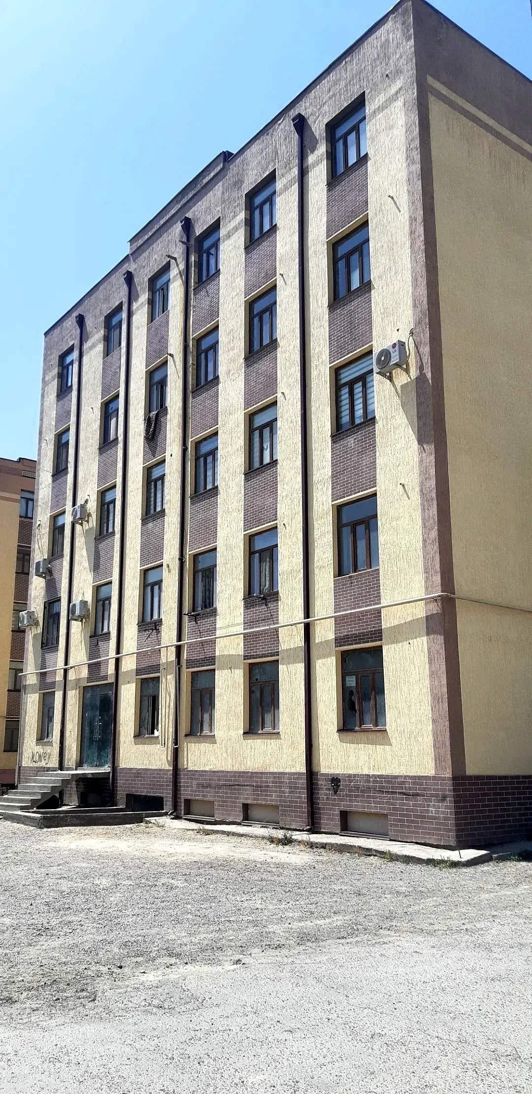 Сотилади тижорат биноси, 557,6 м², 1/1 қават — Бухоро шаҳри