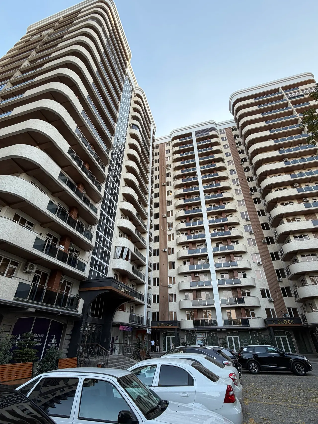 Продаётся 1-комнатная квартира, 41,8 м², 15/16 этаж — Юнусабадский район