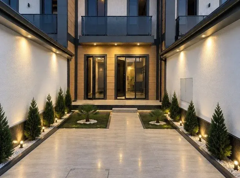 Sotiladi 4 xonali hovli uy, 1,3 sotix, 100 m², 2 qavatli — Qibray tumani