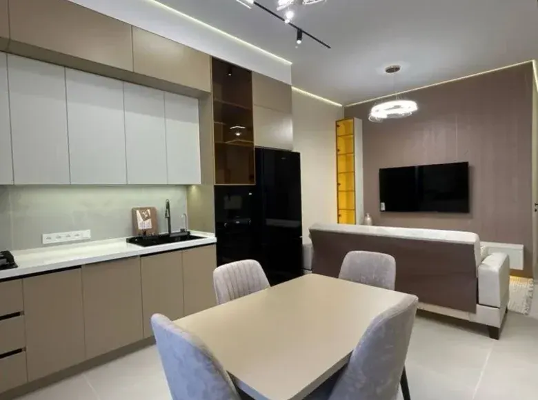 Sotiladi 2 xonali kvartira, 90 m², 3/10 qavat — Mirzo Ulugʻbek tumani