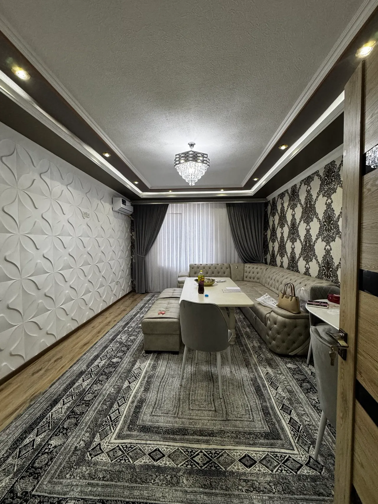 Sotiladi 3 xonali kvartira, 92.5 m², 1/5 qavat — Samarqand shahri