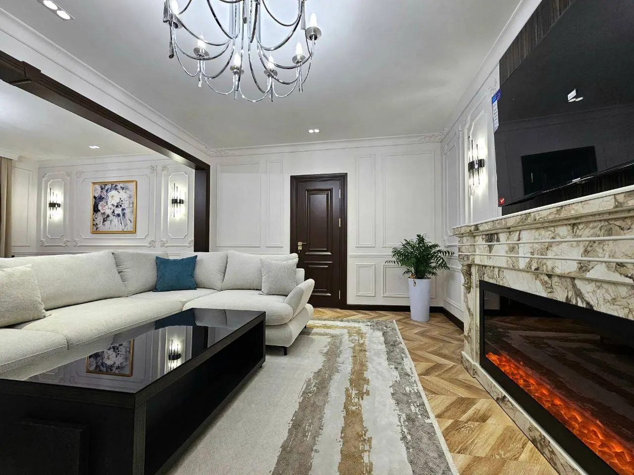 Сдаётся 4-комнатная квартира, 140 м², 4/8 этаж — Мирабадский район