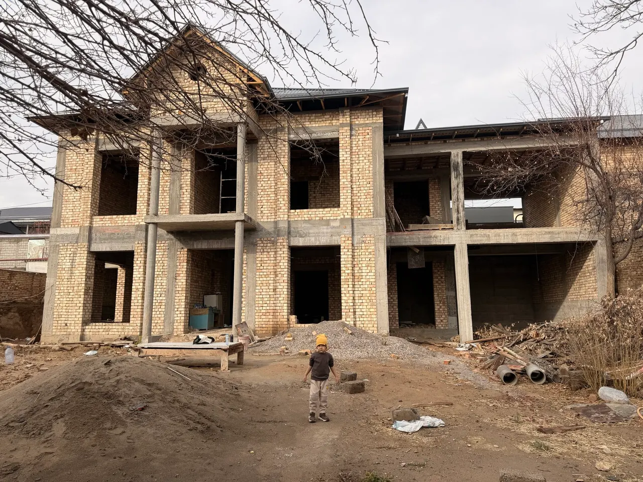 Продаётся 8-комнатный дом, 6.2 сот., 2/2 этаж — Чирчик