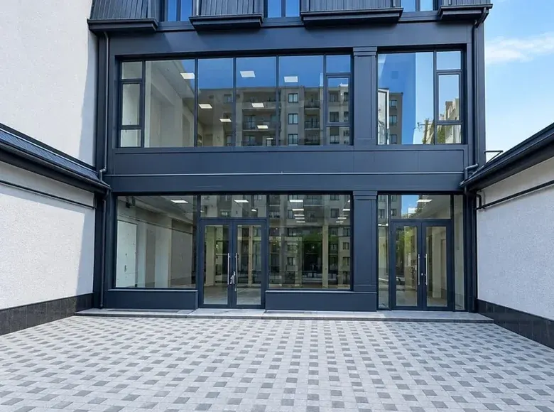 Продаётся коммерческое помещение, 900 м², 2 сот., 3/3 этаж — Юнусабадский район