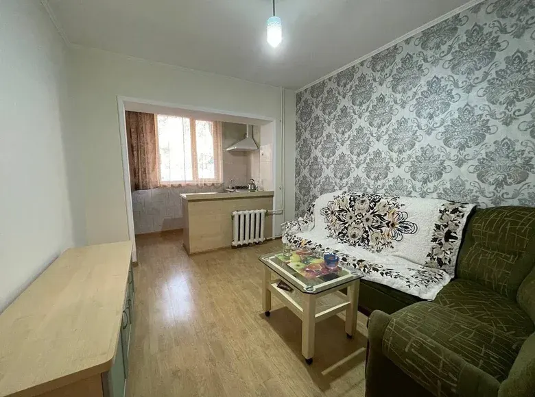 Продаётся 3-комнатная квартира, 45 м², 2/4 этаж — Ташкент