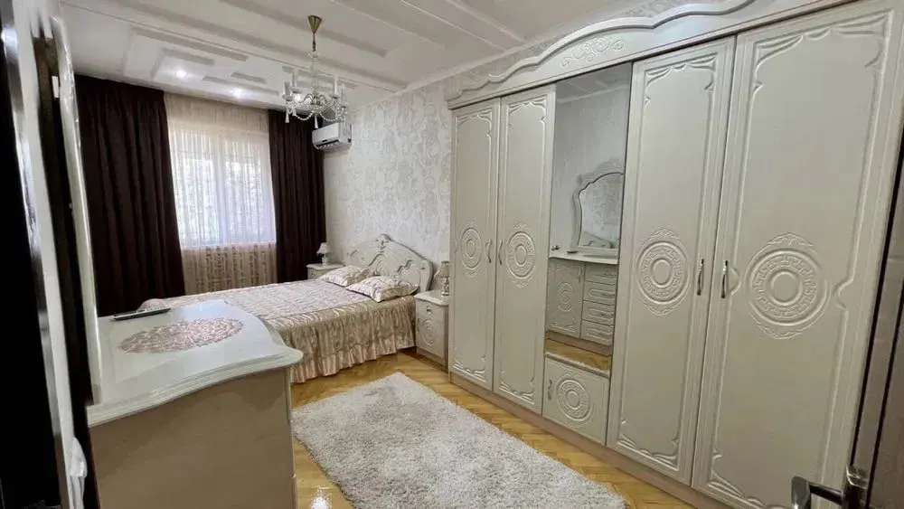 Ижарага берилади 3 хонали квартира, 90 м², 4/4 қават — Миробод тумани