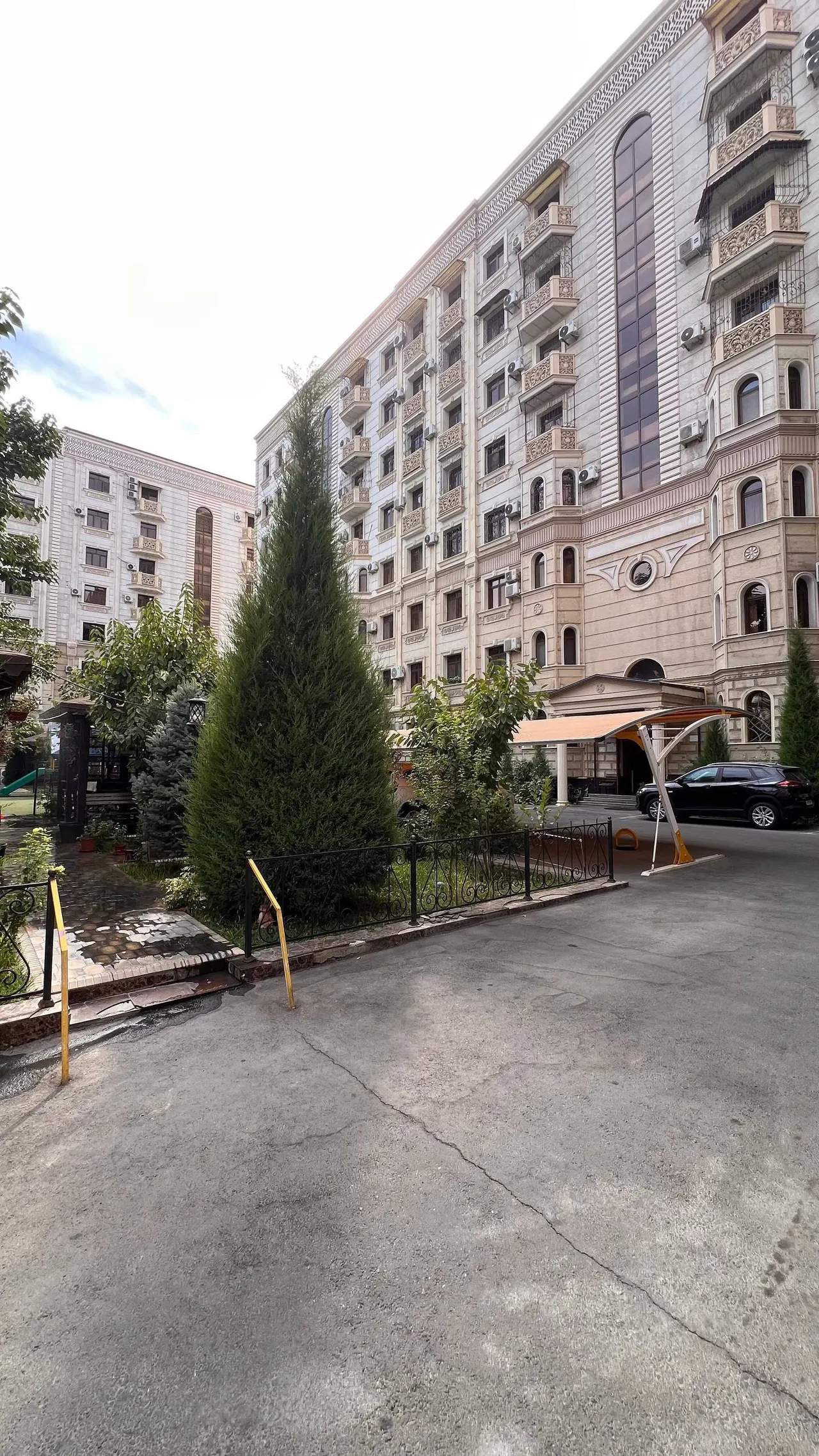 Сотилади 2 хонали квартира, 60 м², 2/8 қават — Яккасарой тумани