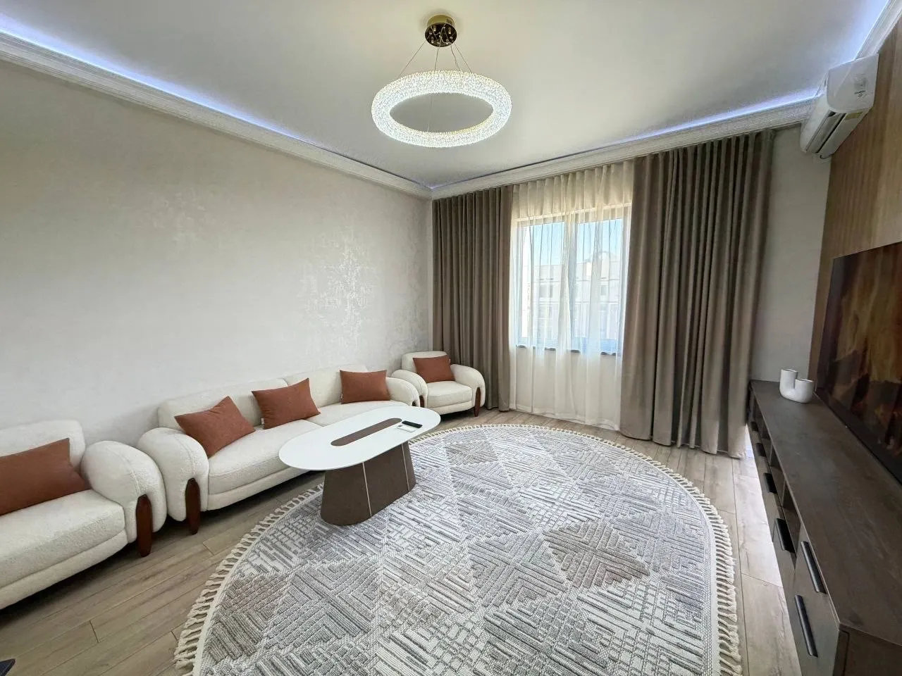 Продаётся 2-комнатная квартира, 60 м², 5/11 этаж — Юнусабадский район