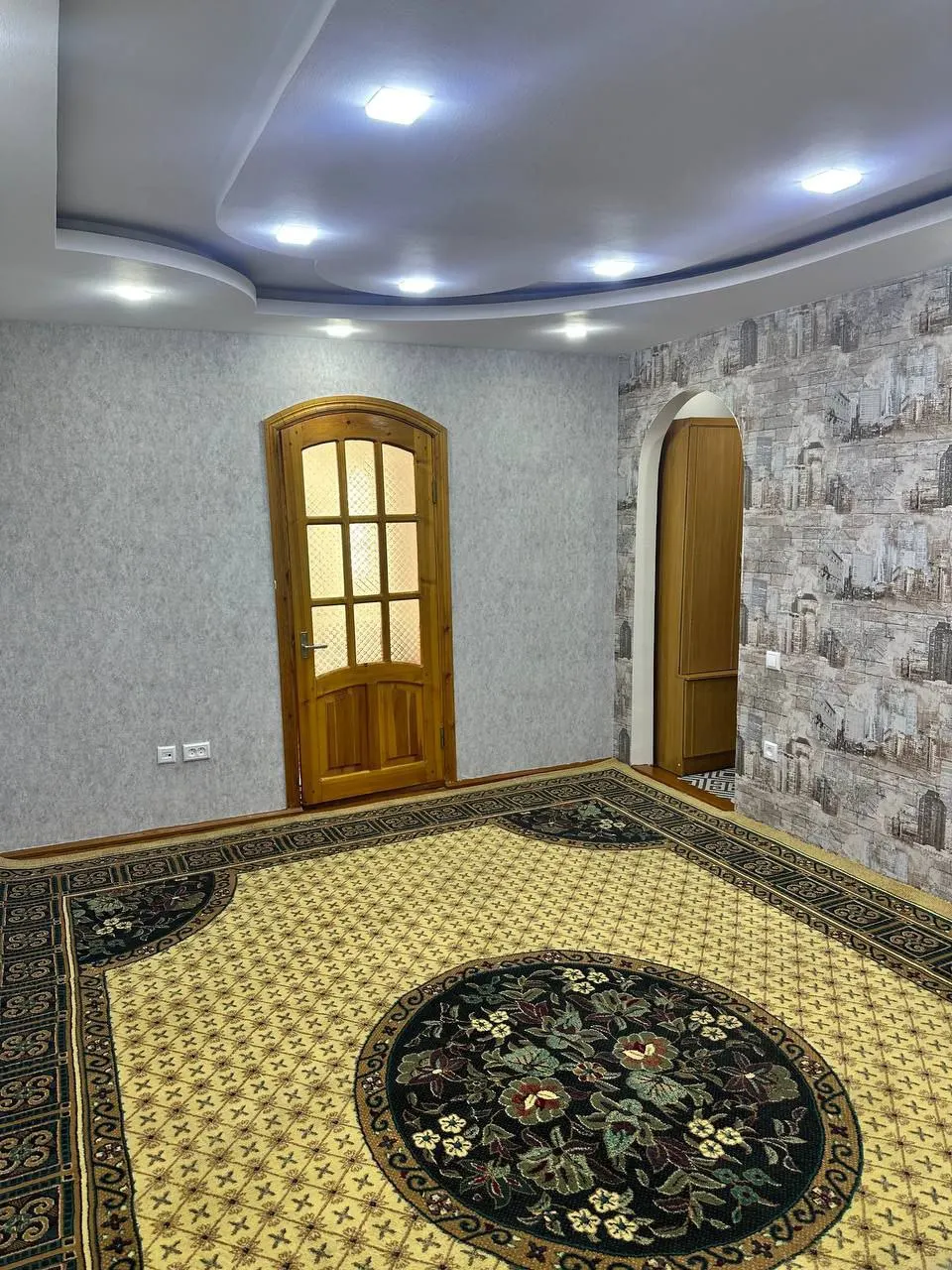 Продаётся 3-комнатная квартира, 68 м², 3/5 этаж — Юнусабадский район