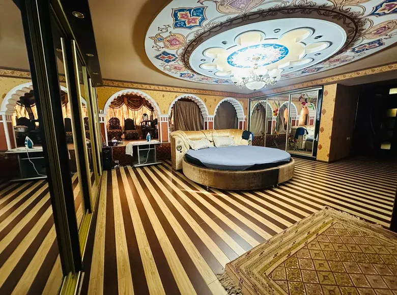 Sotiladi 4 xonali kvartira, 190 m², 10/18 qavat — Yunusobod tumani