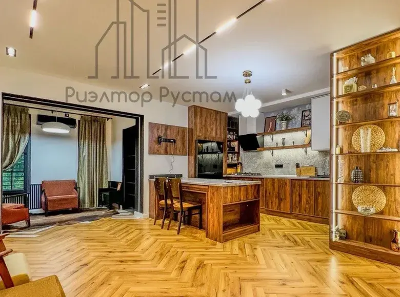 Сотилади 2 хонали квартира, 67 м², 1/4 қават — Мирзо Улуғбек тумани