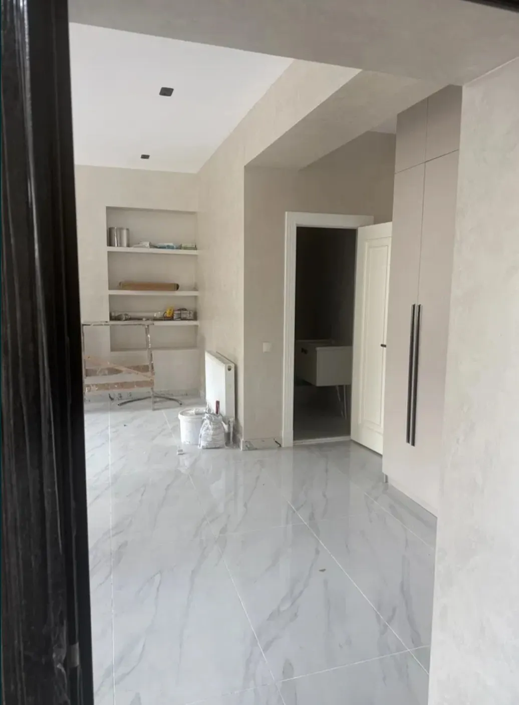 Sotiladi 1 xonali kvartira, 38 m², 2/3 qavat — Yangihayot tumani