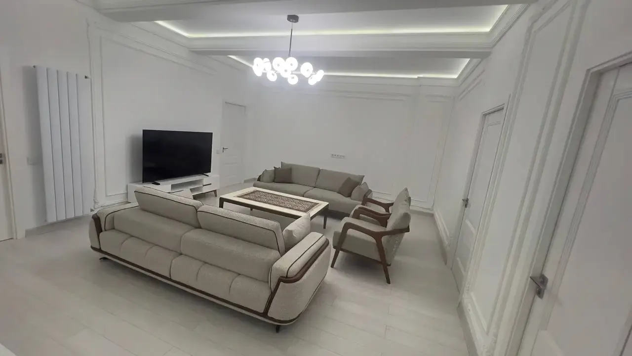 Сотилади 3 хонали квартира, 76 м², 1/2 қават — Шайхонтоҳур тумани