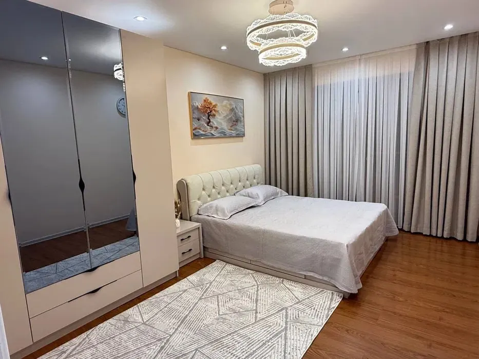 Сдаётся 6-комнатная квартира, 220 м², 1/6 этаж — Мирабадский район