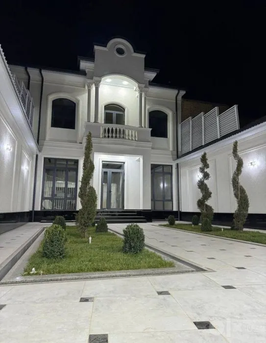 Сдаётся 6-комнатный дом, 3 сот., 420 м², 3 этажа — Яккасарайский район