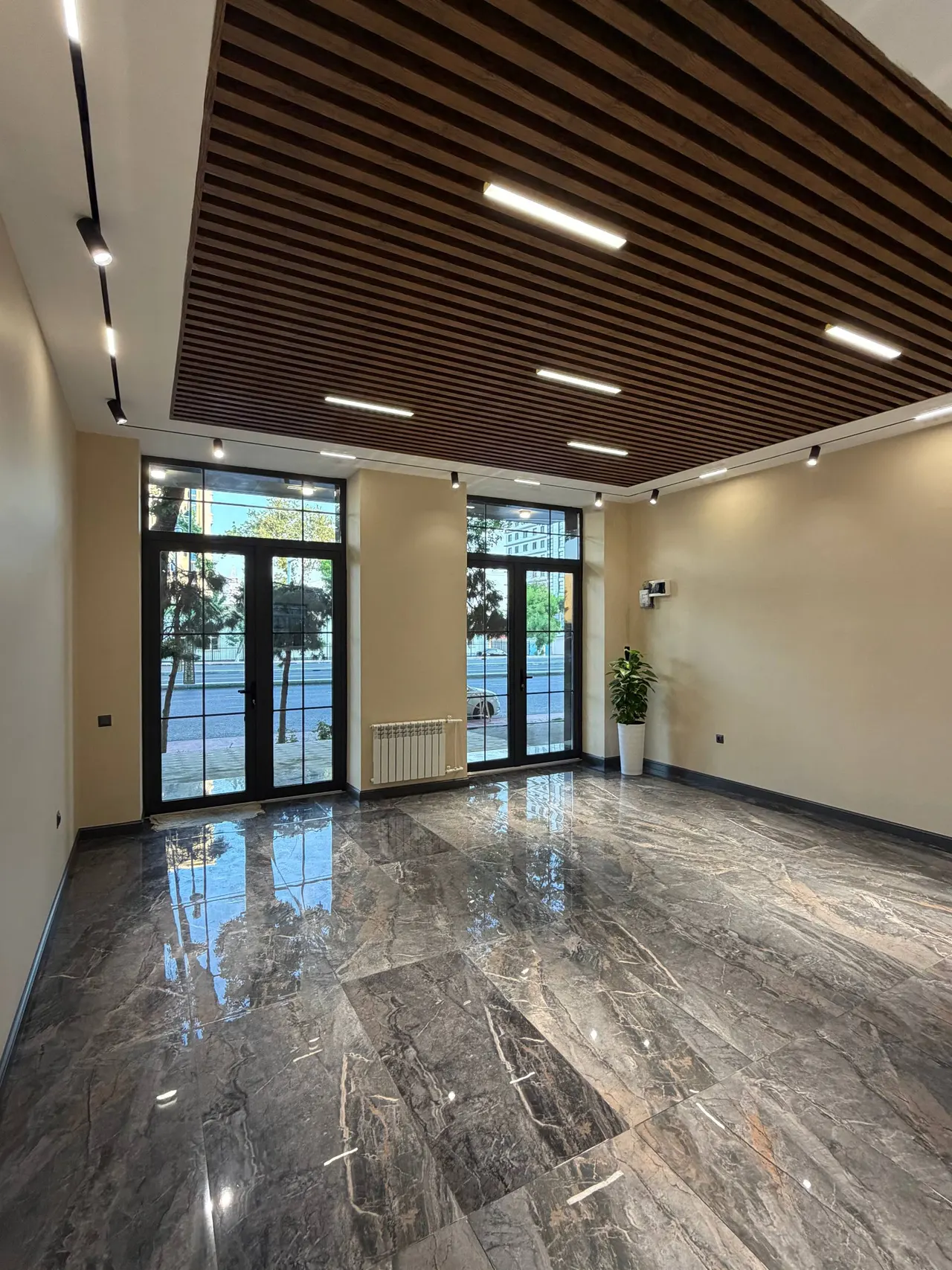 Sotiladi ofis, 80 m², 1/4 qavat — Yakkasaroy tumani
