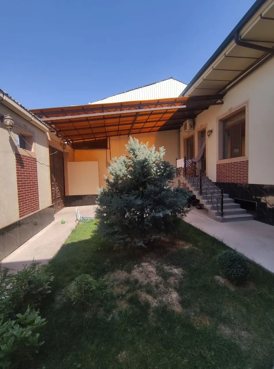 Сотилади 4 хонали ҳовли уй, 2,5 сотих, 353 м², 2 қаватли — Юнусобод тумани