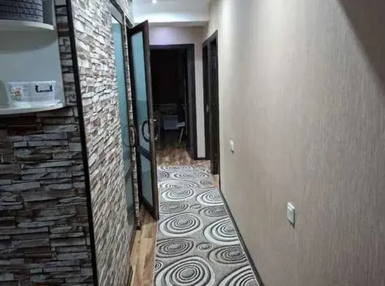 Продаётся 3-комнатная квартира, 68 м², 4/4 этаж — Яккасарайский район