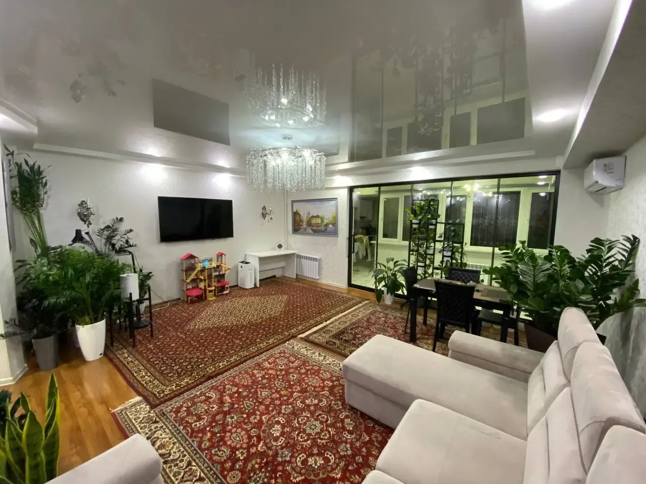 Продаётся 5-комнатная квартира, 160 м², 6/12 этаж — Яккасарайский район