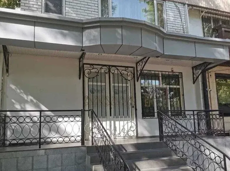 Сдаётся коммерческое помещение, 63 м², 1/9 этаж — Мирабадский район