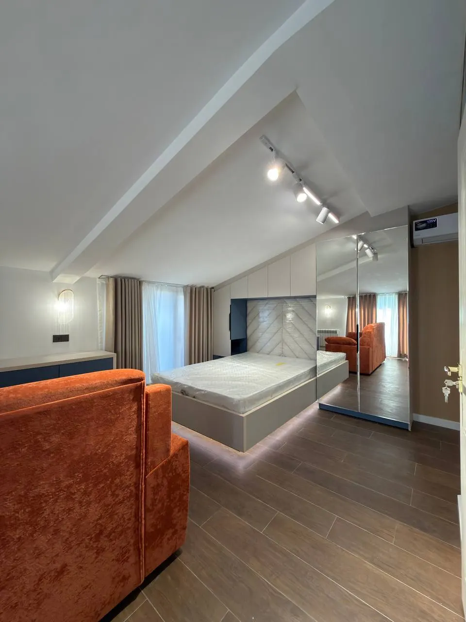 Продаётся 1-комнатная квартира, 65 м², 9/9 этаж — Мирзо-Улугбекский район
