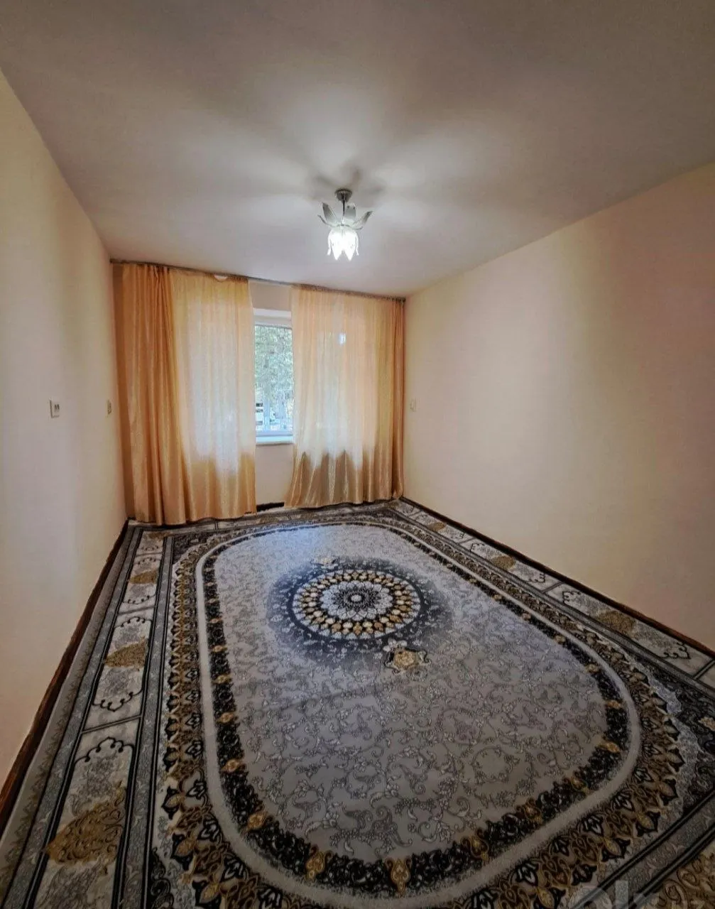 Сдаётся 1-комнатная квартира, 48 м², 1/4 этаж — Чиланзарский район