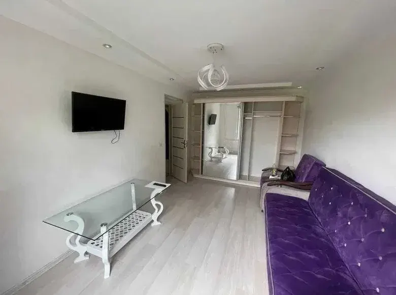 Сотилади квартира, 34 м², 1/3 қават — Чилонзор тумани