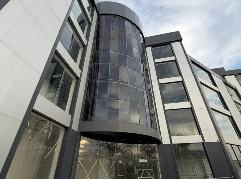 Продаётся коммерческое помещение, 4600 м², 10 сот. — Юнусабадский район