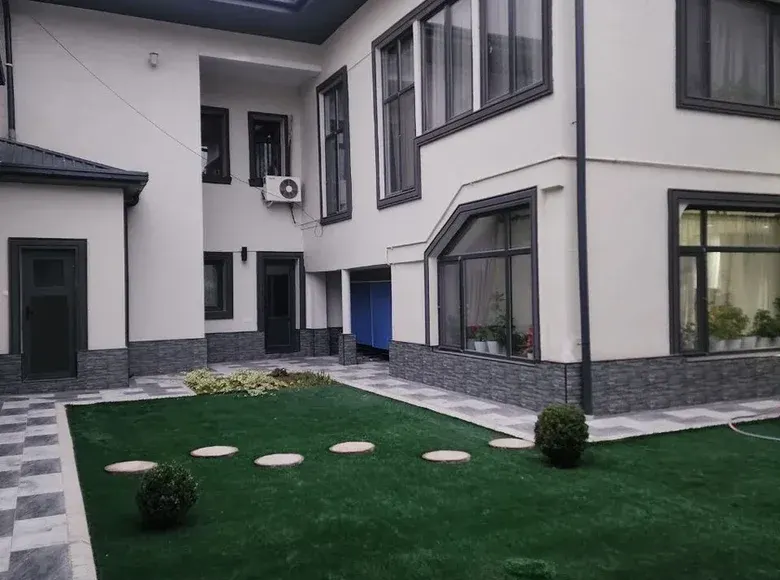 Sotiladi 4 xonali hovli uy, 4.5 sotix, 390 m² — Yunusobod tumani
