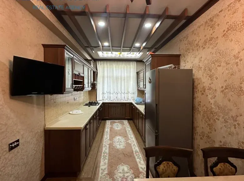 Ижарага берилади 5 хонали квартира, 160 м², 2/5 қават — Чилонзор тумани