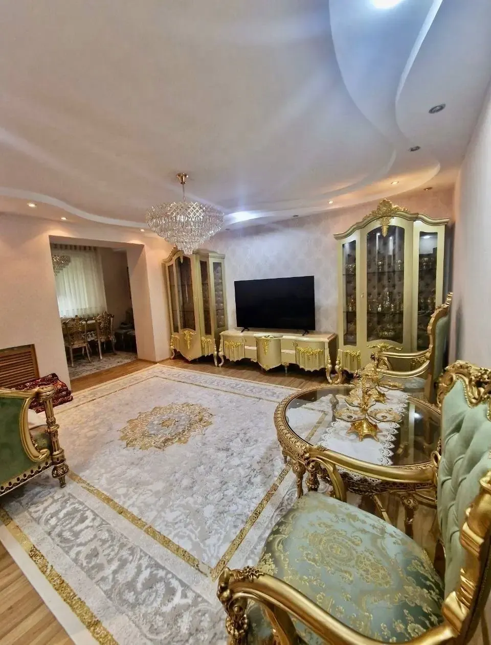 Продаётся 2-комнатная квартира, 79 м², 1/4 этаж — Мирабадский район